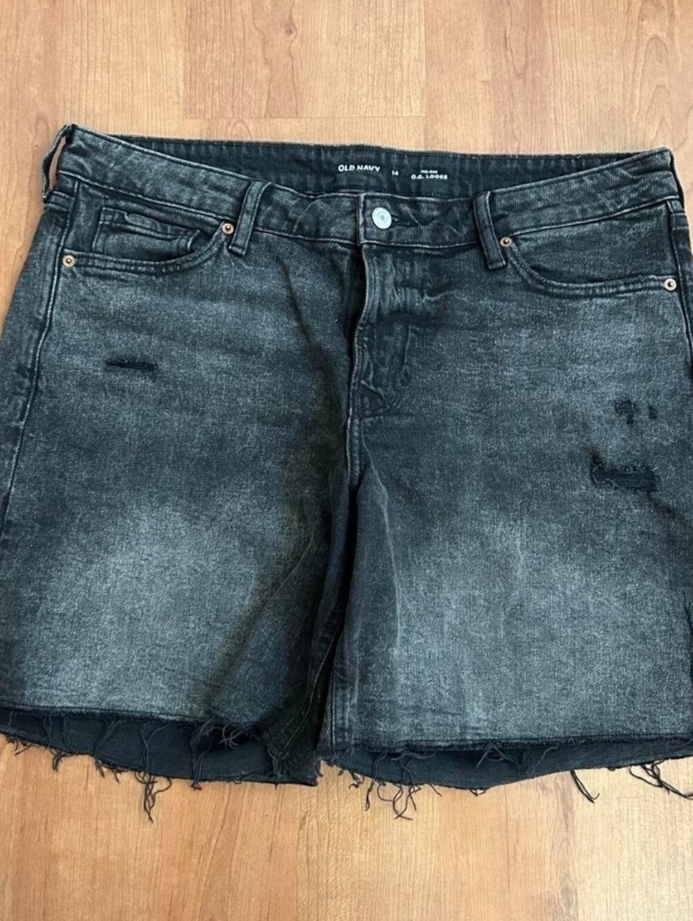 Old Navy Mid Rise OG Loose Distressed Black Denim Cutoff Shorts Size 14